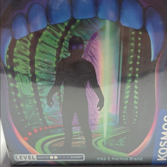 EXIT: The Haunted Roller Coaster Game - Black and Green - Picture 4 of 10